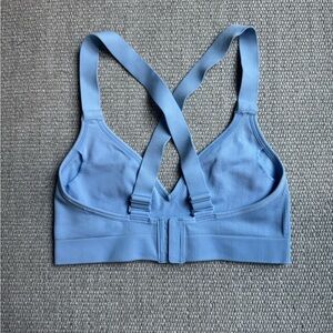 Alo Yoga Seamless ribbed Favorite bra in Seashell blue